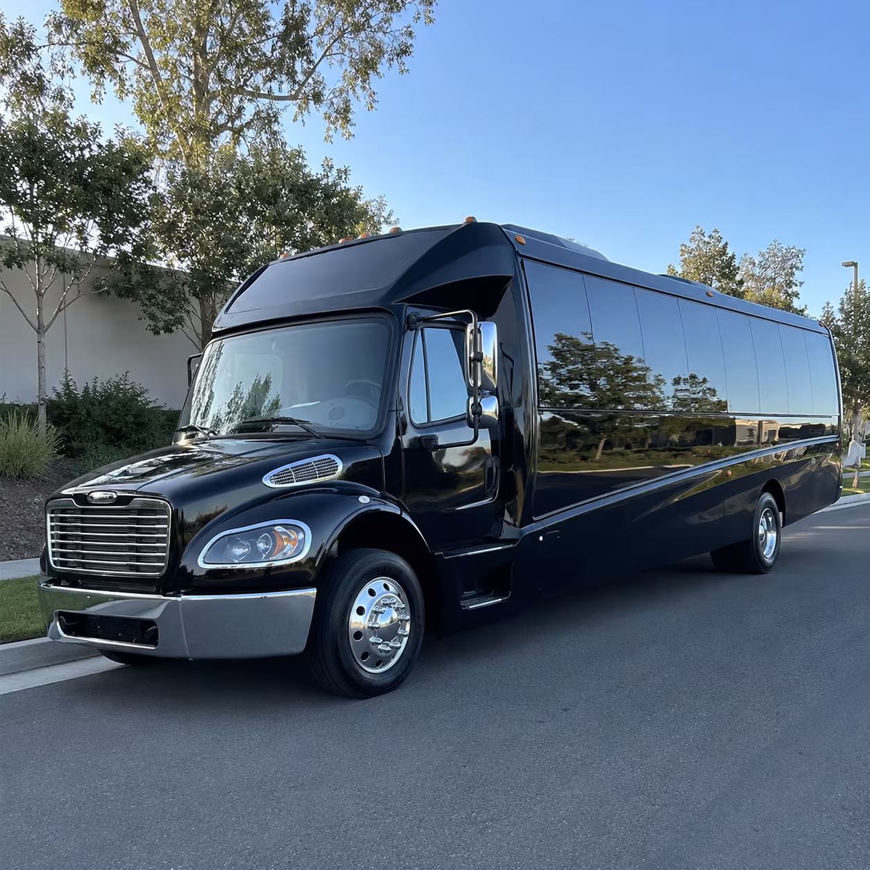 lakeville 20 passenger minibus