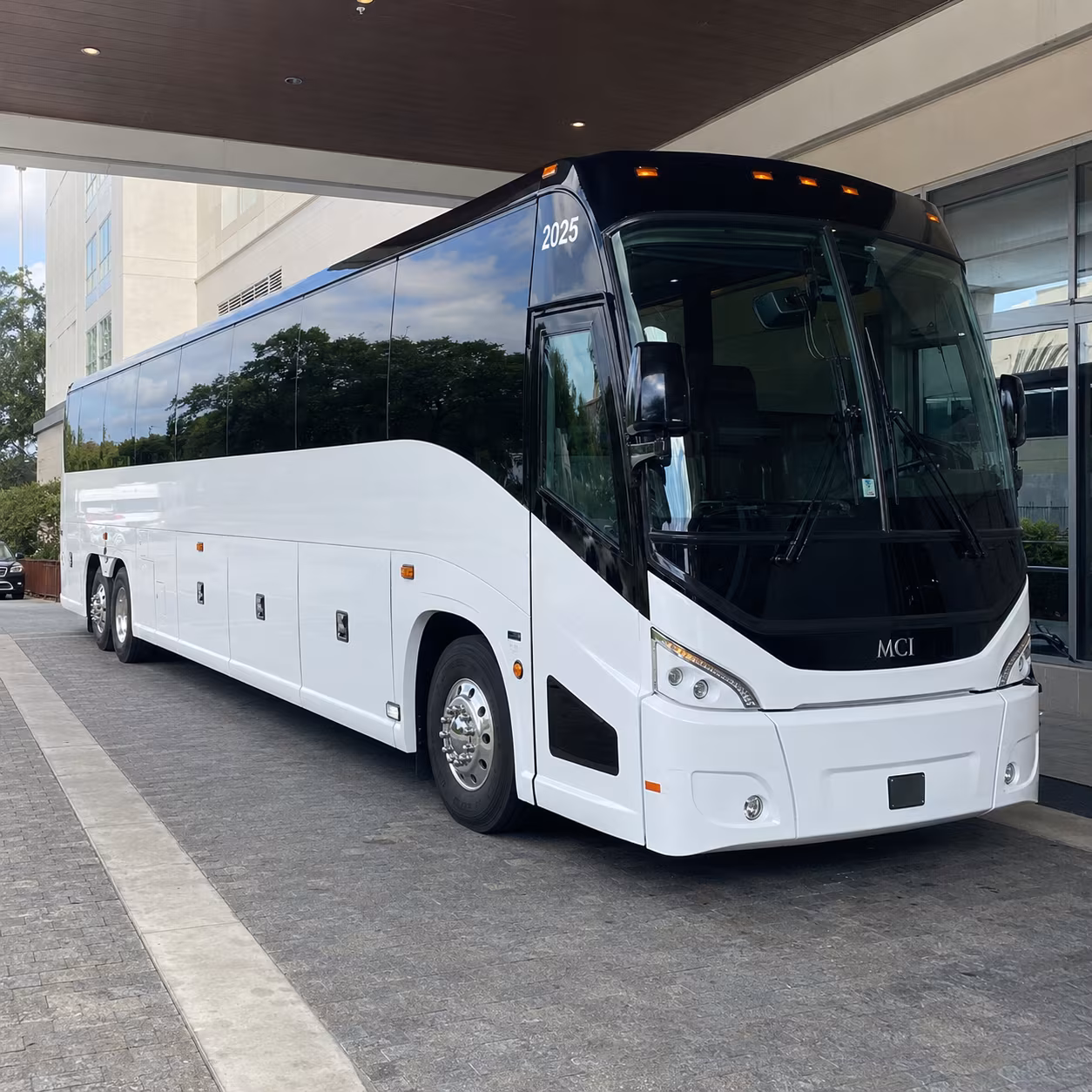 lakeville 54 passenger charter bus