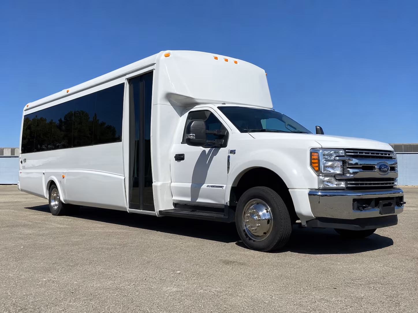 reserve transportation for your next corporate event 3